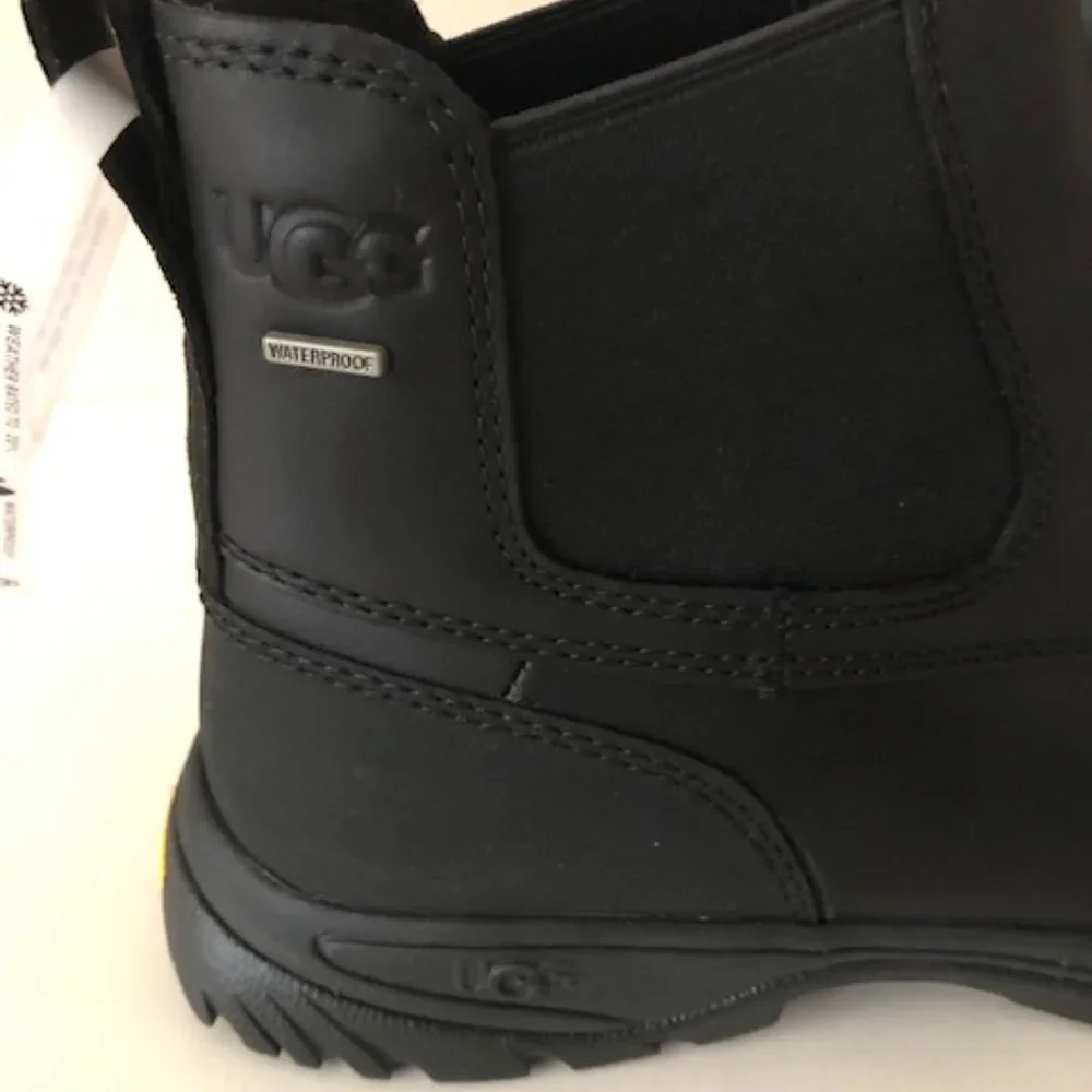 UGG Butte Chelsea leather fur waterproof black boot. Size: 11